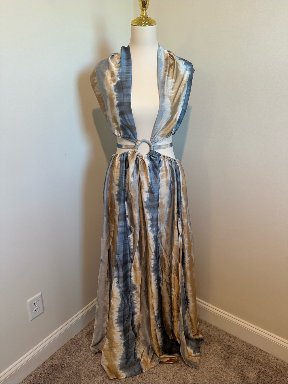 NWT Luxxel Blue & Tan Tie-Dye Halter Maxi Dress - Picture 3 of 7